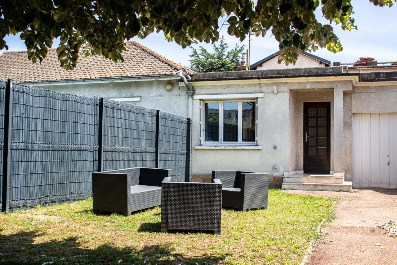 Apartamento Maisonnette Avec Jardin, Parc Du Chene Bron Exterior foto